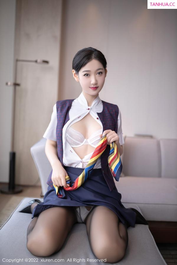 唐安琪  [XiuRen]高清写真图 2022.11.28 No.5922 唐安琪 制服黑丝第12张图片